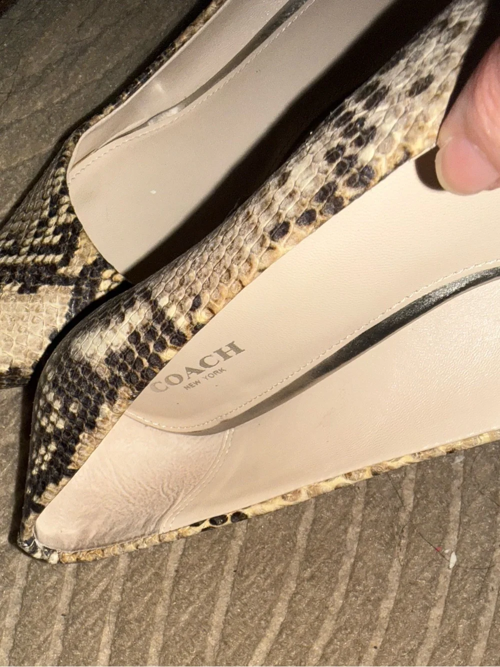 VTG COACH Snakeskin kitten heel pumps.  7.5. GREAT CONDITION